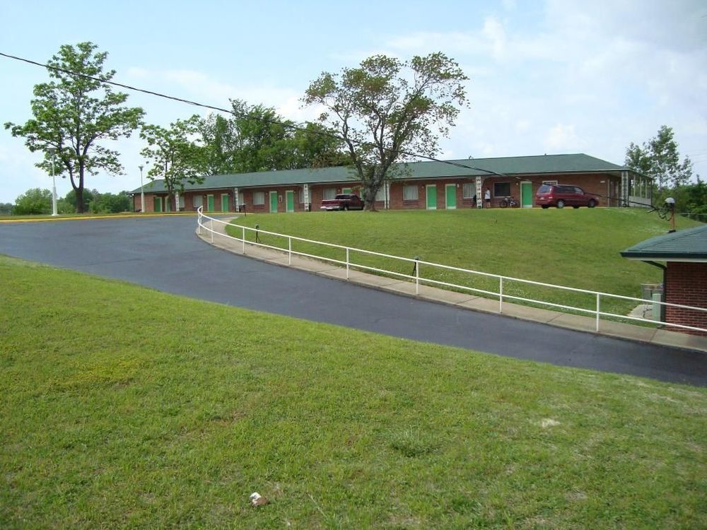 Town House Motel Tupelo Exterior photo
